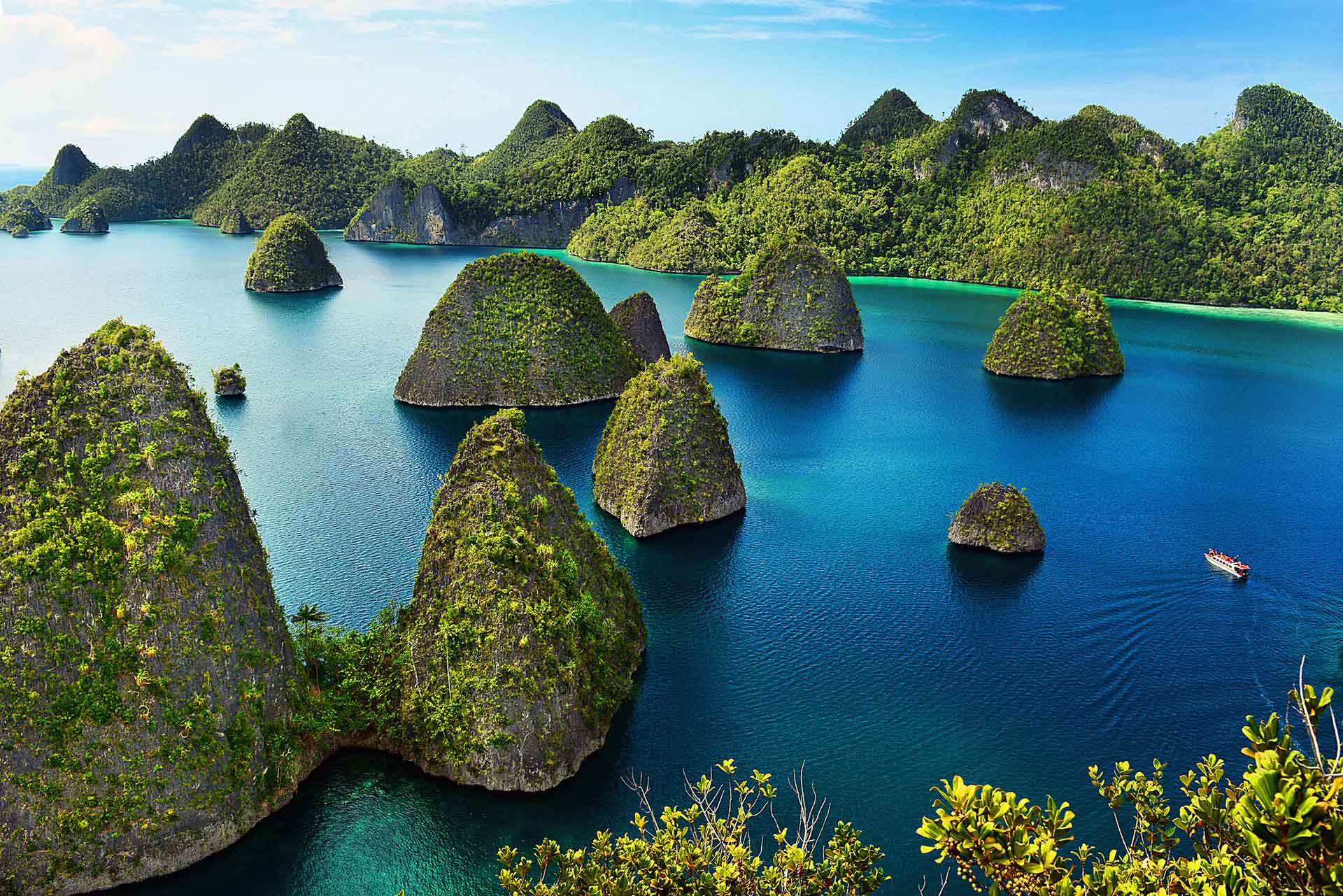 7 Wonderful Things To Experience In Raja Ampat Indonesia Phinisi Cruises