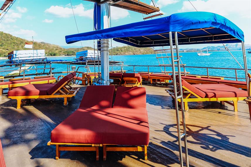 cheng-ho-liveaboard-sun-deck