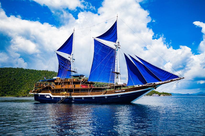 surya-indah-local-boat-3